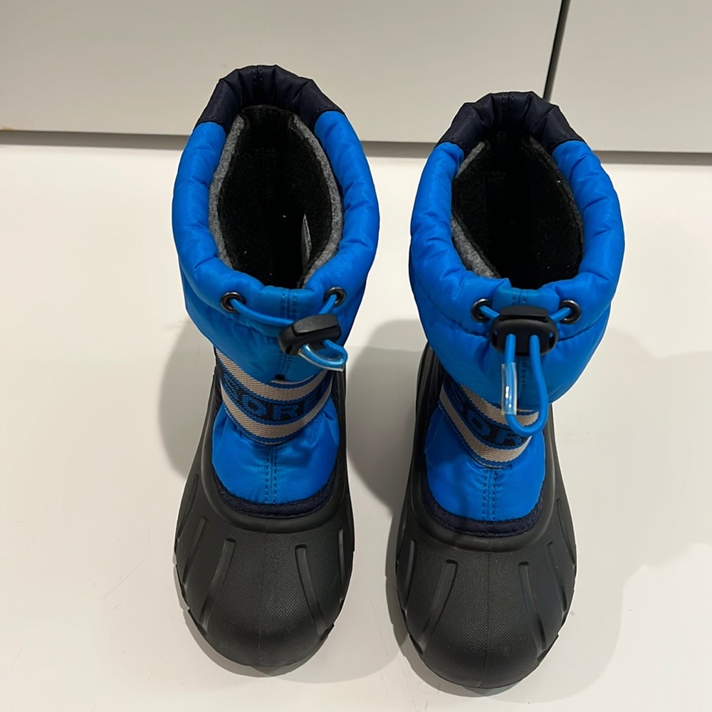Sorel 11 girl snow boots